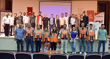 Kahramanmaraş'ta gazetecilere 'deprem ve ilk yardım' bilinci
