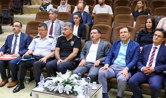 Kayseri'de kadına yönelik şiddete karşı mücadele toplantısı
