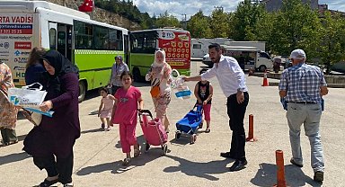 Kocaeli İzmit'te alışverişe çıkan vatandaşa pratik pazar çantası