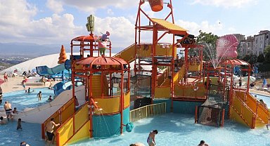 Kocaeli İzmit'te Aquapark'a hafta sonu yoğunluğu