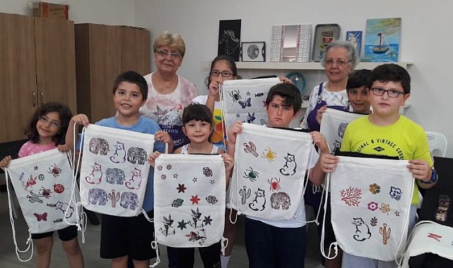 Kocaeli İzmit'te çocuklar 'tokat baskı sanatı'nı öğreniyor