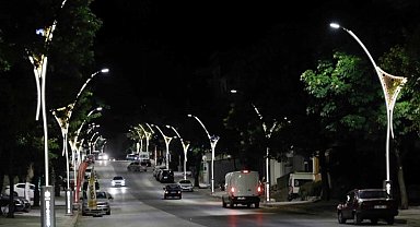 Kocaeli'de Körfez Akşemsettin Caddesi ışıl ışıl oldu