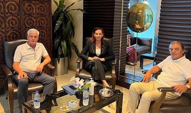 Kosova'nın Boşnak Başbakan Yardımcısı İzmir'de