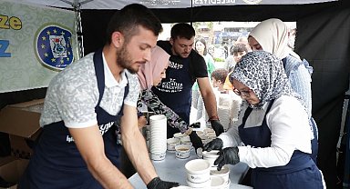 Kütahya'da 5 bin adet aşure dağıtıldı