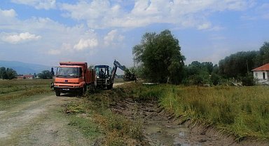 Kütahya'da yağmur suyu tahliye hatlarında temizlik