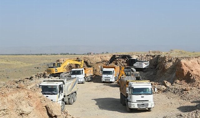 Malatya'da Altay Kışlası'na güvenlik duvarı