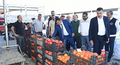 Malatya'da sebze ve meyve haline ziyaret