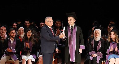 Memduh Büyükkılıç'tan 'diş hekimleri'ne tavsiye
