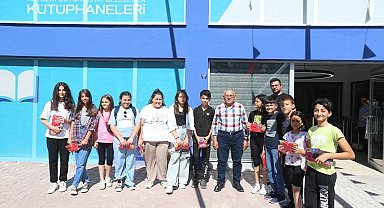 Memduh Büyükkılıç'tan öğrencilere jest