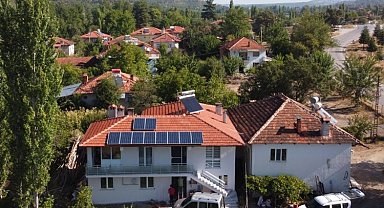 Orman köylüsü elektriğini güneşten alıyor