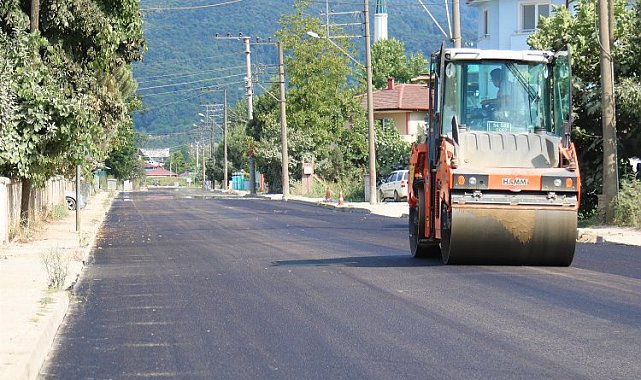 Sakarya Pazarköy'de 700 metrelik yol sil baştan