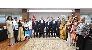 TÜRKSOY heyetine 'Dombra' sürprizi