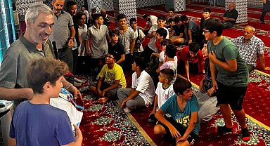 Bursa Mudanya'da aralıksız sabah namazına katılan öğrenciler ödüllendirildi