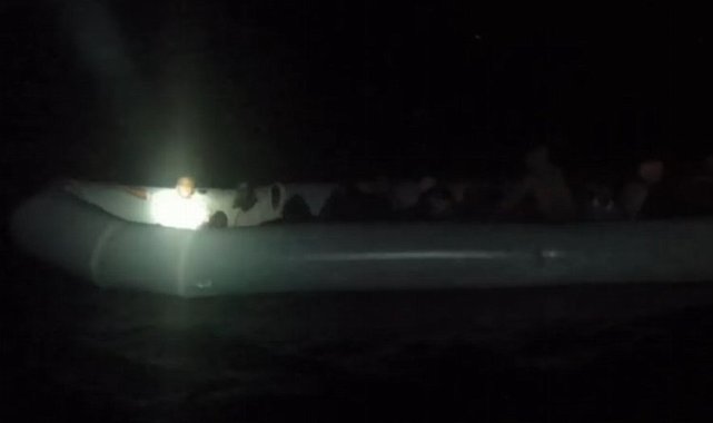 Çanakkale Ayvacık açıklarında 26 düzensiz gö