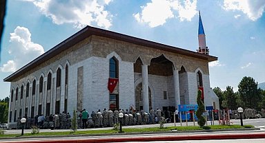 Kütahya'da Zafer Camii'nde ilk Cuma kılındı