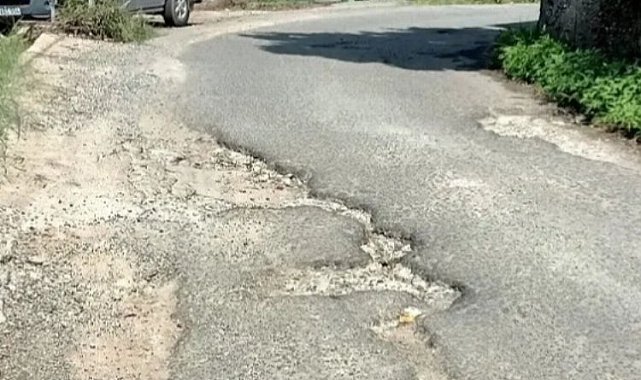 Rize Pazar'da Aktepe Grup Yolu köstebek yuvası gibi!