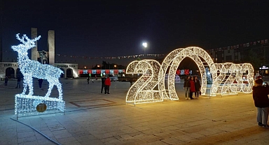 Didim Kent Meydanı Yeni Yıla Hazır