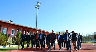 Milletvekili Savaş, Kardeşköy Futbol Sahası’nı inceledi