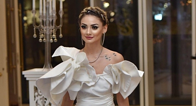 Nevide Çiçek ödül gecesine güzelliği ile damga vurdu!