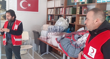 Deprem Bölgesi için yardımlar merkez caminde toplanıyor