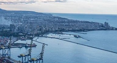İskenderun'da deniz suyu çekildi