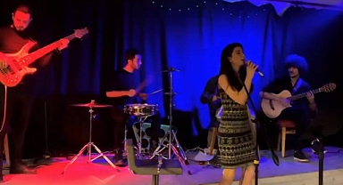 8 Mart Dünya Kadınlar gününe Yeşil Kasaba,Kahve Deryası'ndaki sahnesi ile damga vurdu! 