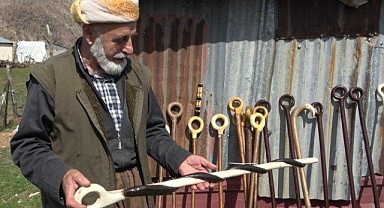 El sanatları ile ekmeklerini kazanıyorlar