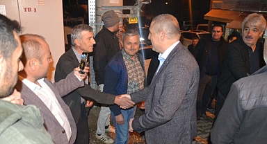 AK PARTILI ABAK NAZİLLİ'DE MEŞALELERLE KARŞILANDİ