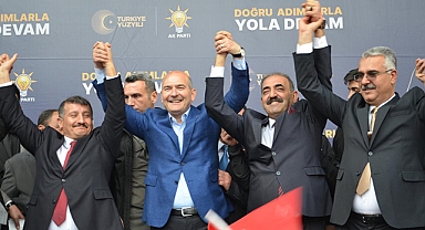 CHP'den AK Parti'ye transfer: Suat Atalay'a Bakan Soylu rozet taktı