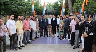 Bayramlaşmada yeni il binası açıklaması