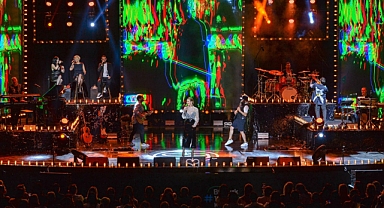 SILA'DAN KONSERDE BİR İLK OLARAK DİJİTAL SANAT GÖSTERİSİ