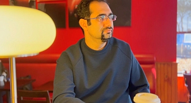 Cüneyt İlhan Pop ve Alternatif Müzik dünyasına farklı bir bakış açısı sunuyor