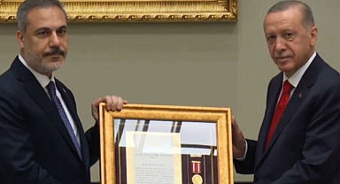 Erdoğan Fidan’a Üstün Hizmet Madalyası Verdi