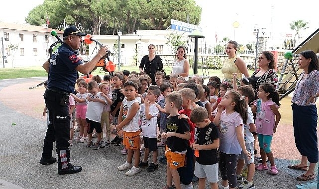 Aydın Büyükşehir Belediyesi İtfaiyecilik Haftası'nda Miniklere Eğitim Verdi