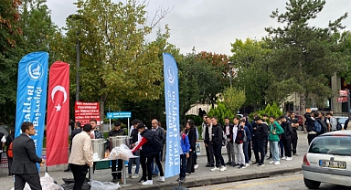 Ankara Ülkü Ocakları'ndan Üniversite Öğrencilerine Çorba İkramı