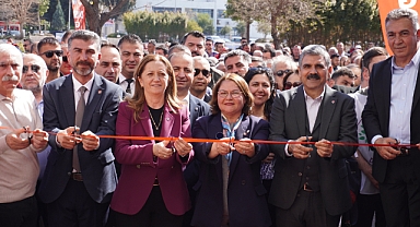 DİSK Genel Başkanı Arzu Çerkezoğlu Hatice Gençay'ı ziyaret etti.