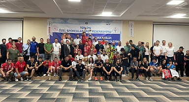 Özel sporcuların “Bocce” müsabakaları ödül töreniyle sona erdi