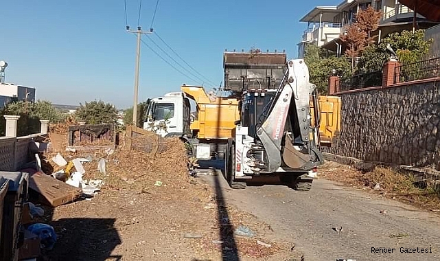 AKBÜK MAHALLESİ’NDE TEMİZLİK ÇALIŞMALARI TÜM HIZIYLA DEVAM EDİYOR