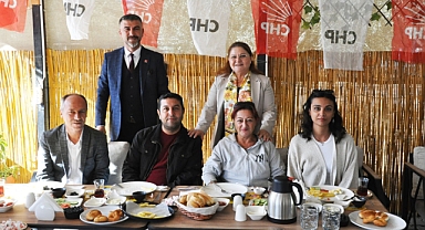 CHP, GAZETECİLER GÜNÜNÜ KUTLADI