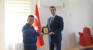 Kaymakam Kuruca, emekliye ayrılan personelleri unutmadı