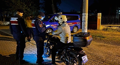 AYDIN’DA OKUL ÖNLERİNDE GÜVENLİK TEDBİRLERİ ARTIRILDI